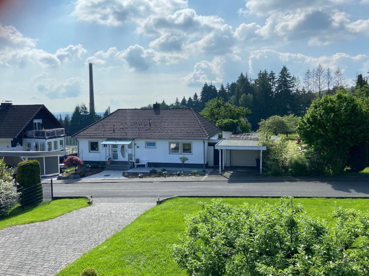 Buchlindenweg - Zimmer & Ferienwohnung Breitscheid  Exterior foto